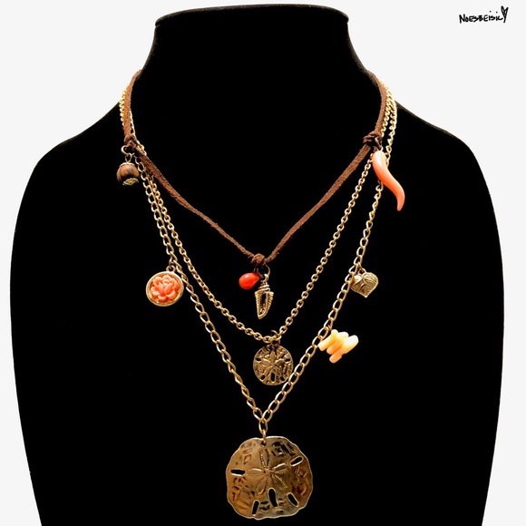 Jewelry - ¡¡💕2/$20! Triple-Strand Sand Dollar Necklace